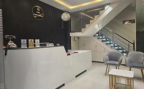 Hotel Crystal Sarovar
